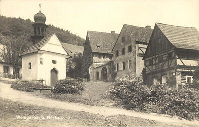 AK-Weingarten-Blick-auf-die-Kapelle-und-Partie-des-Dorfes.jpg