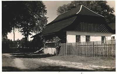 AK-Heidemuehl-Forsthaus-von-der-Strasse-gesehen.jpg