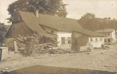 AK-Dessendorf-Dammbruchkatastrophe-der-Weissen-Desse-1916-Wohnhaus-Gustav-Herold.jpg