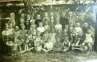 Karbitz städt. kindergarten 1938.jpg